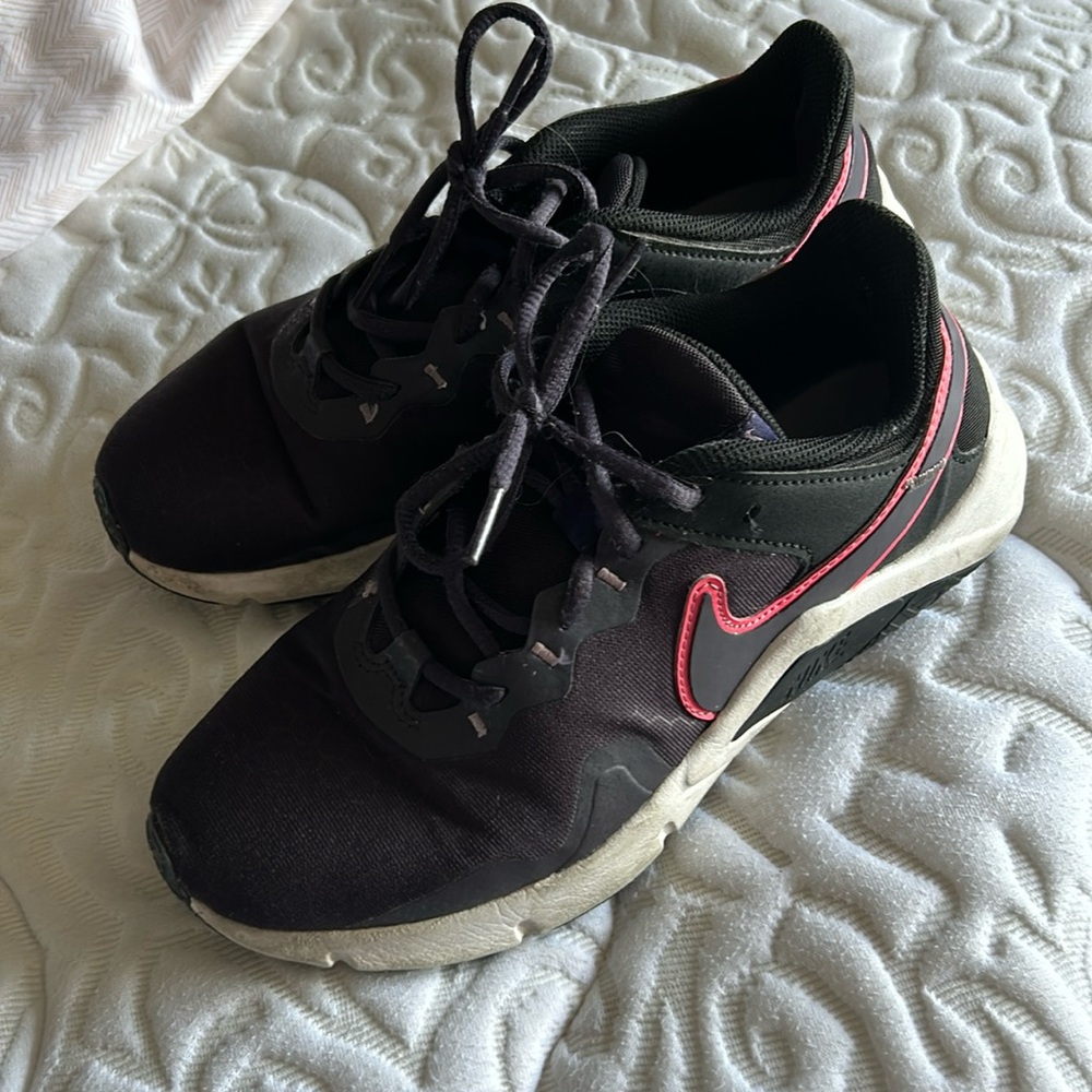 Black & Pink Nike Legend Sneakers - 8
